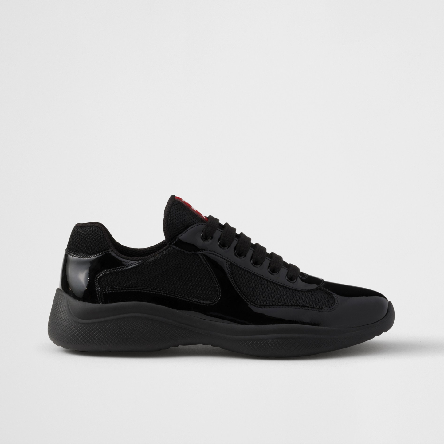 PRD : America’s Cup en cuir verni