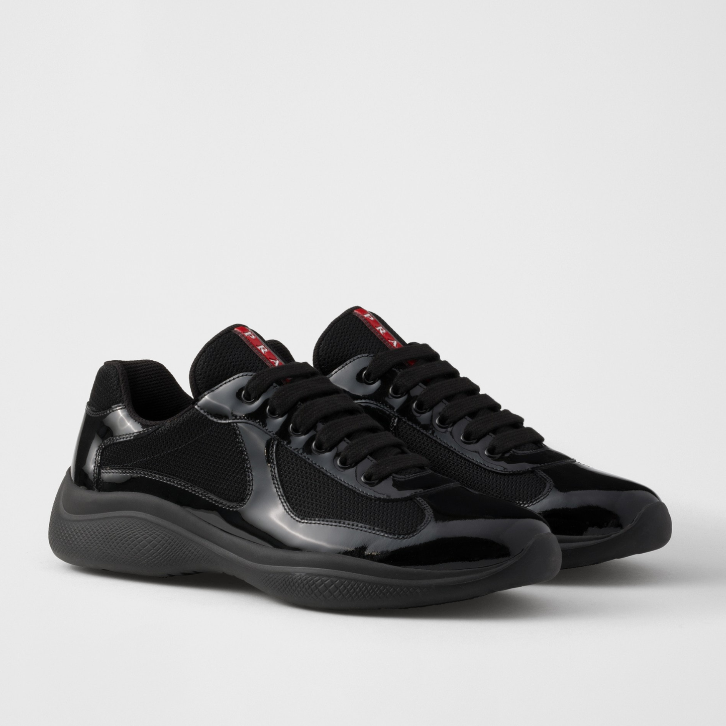 PRD : America’s Cup en cuir verni
